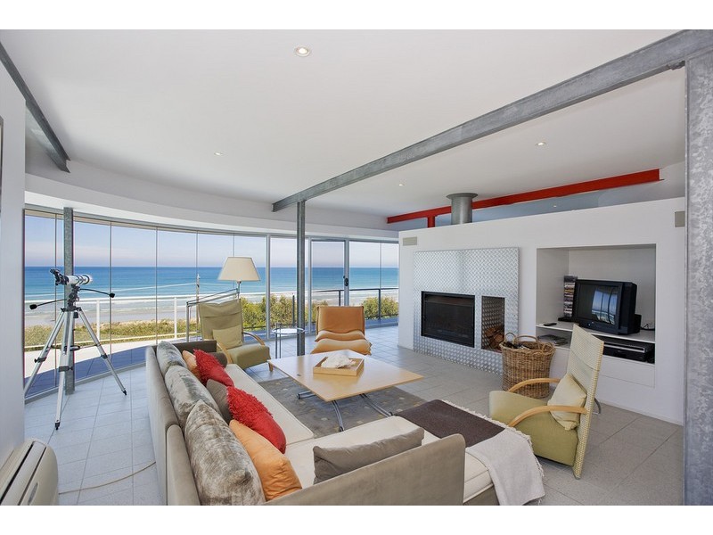 contemporary style living room