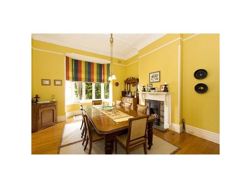 country style style dining room