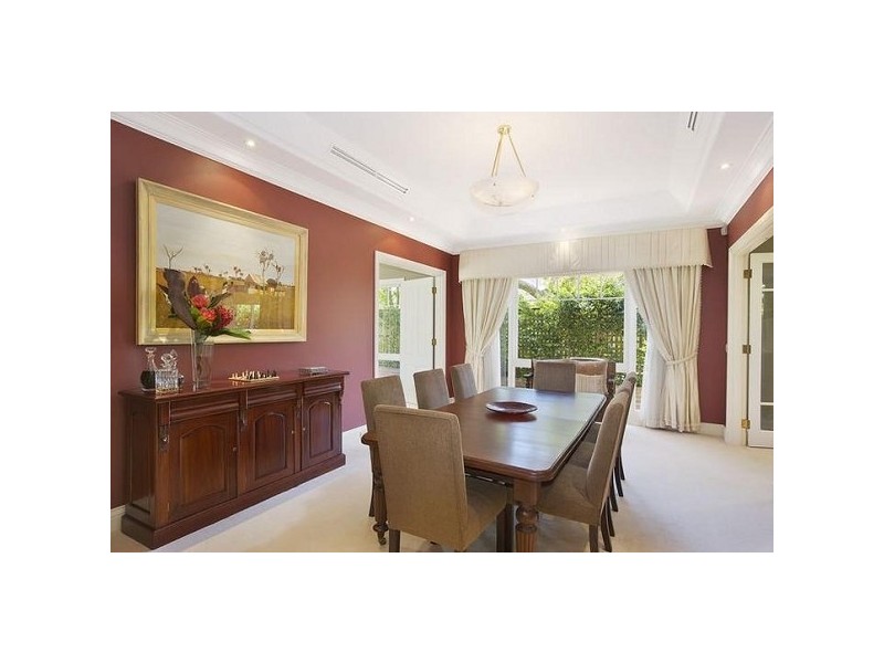 classic style dining room