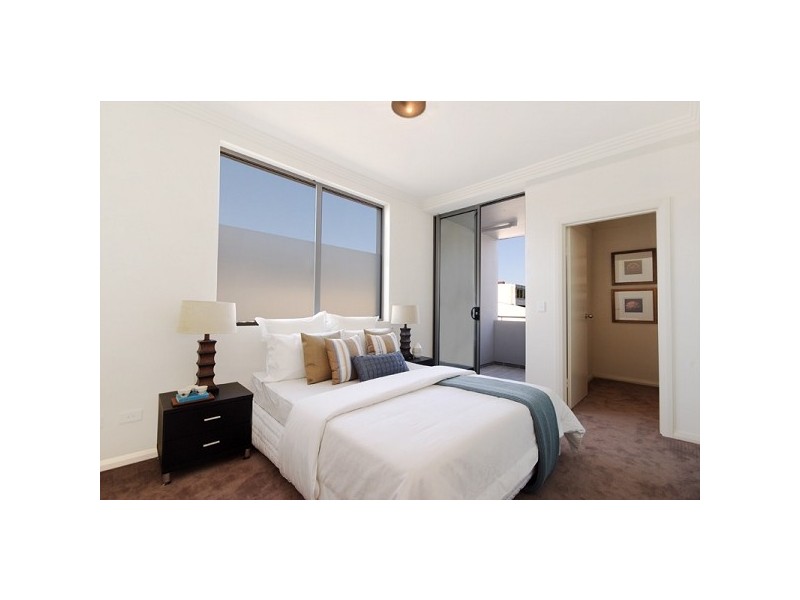 contemporary style bedroom