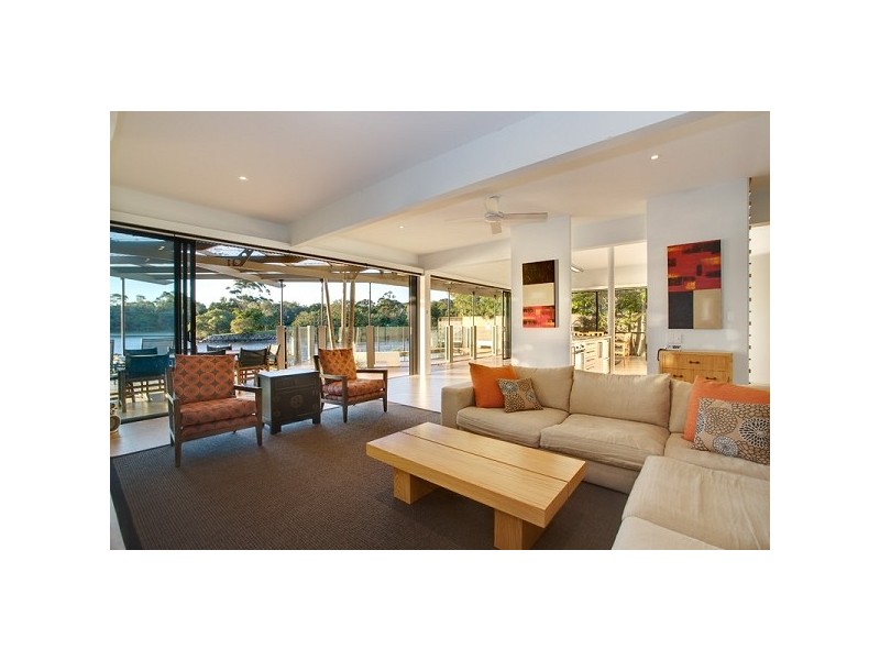 contemporary style living room