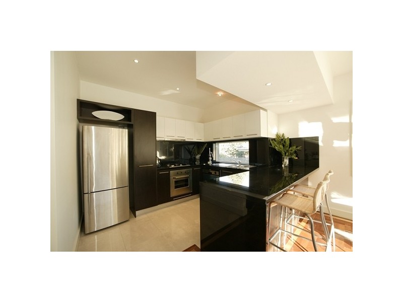 contemporary style kitchen