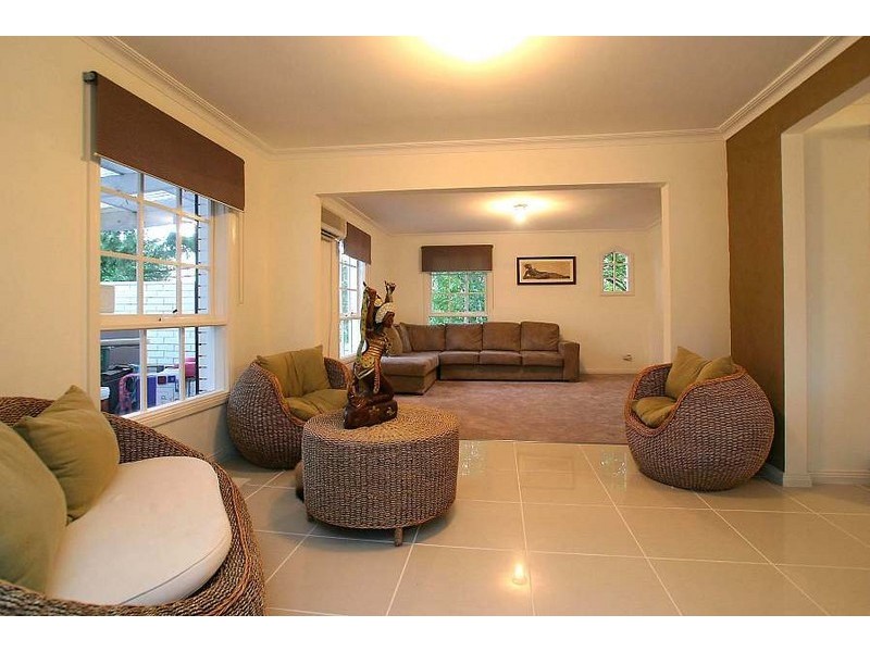 contemporary style living room