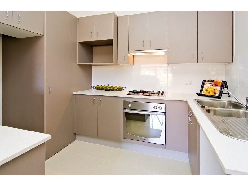 contemporary style kitchen