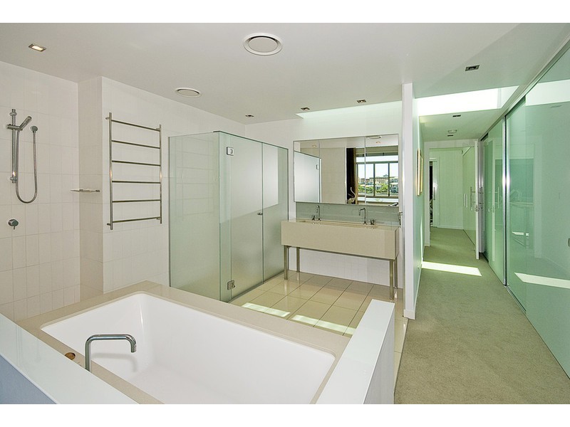 contemporary style bathroom