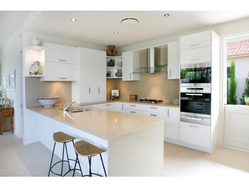 contemporary style kitchen