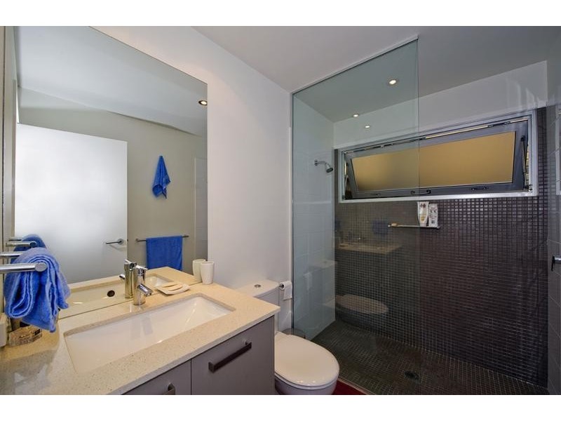 contemporary style bathroom