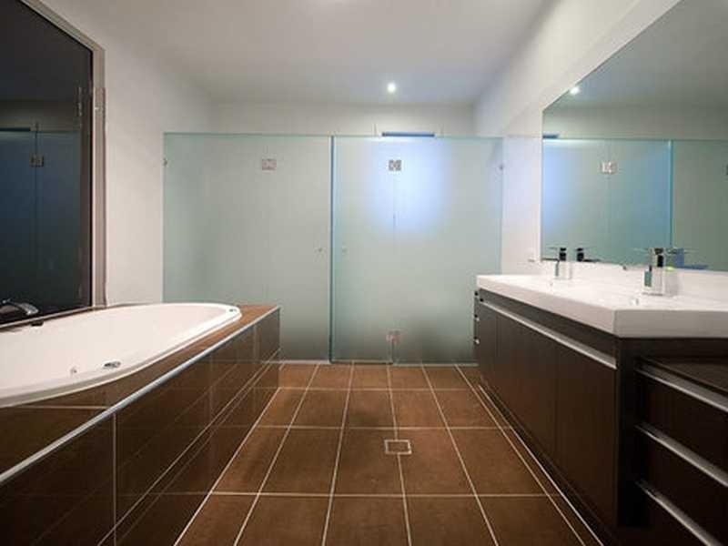 contemporary style bathroom