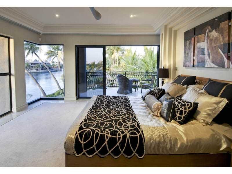 contemporary style bedroom