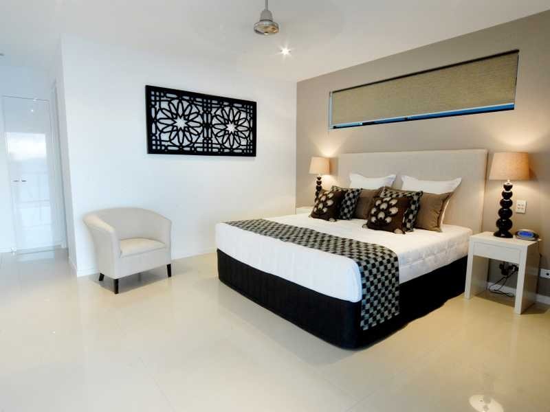 contemporary style bedroom