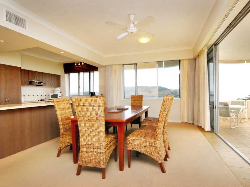 contemporary style dining room