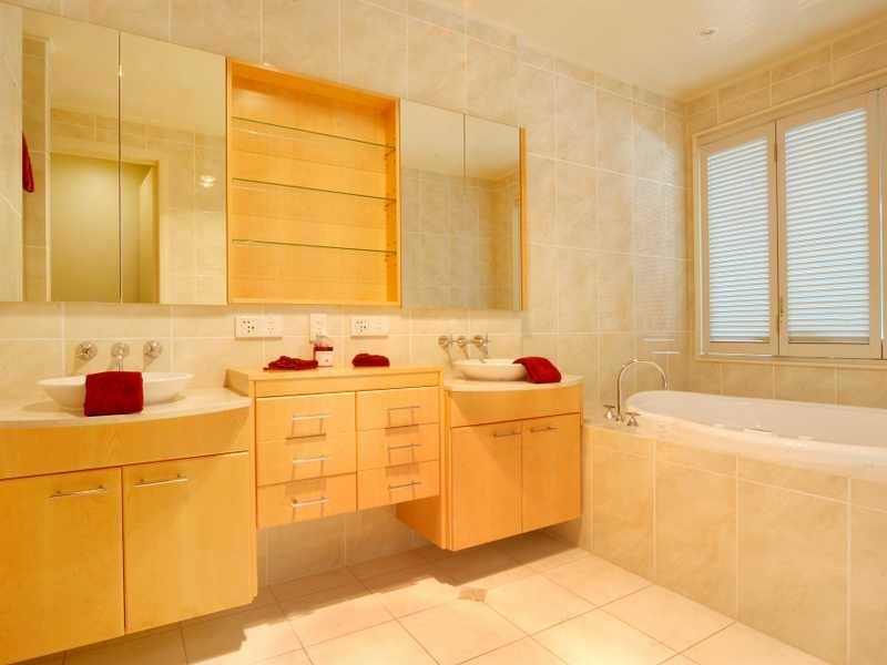 classic style bathroom