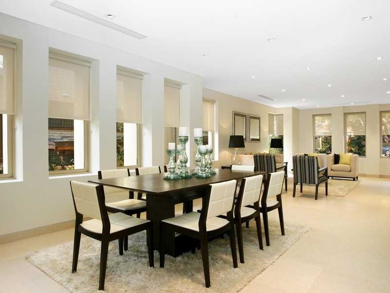 classic style dining room