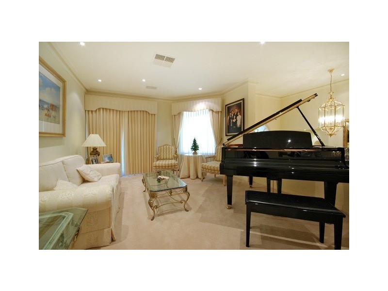 classic style living room