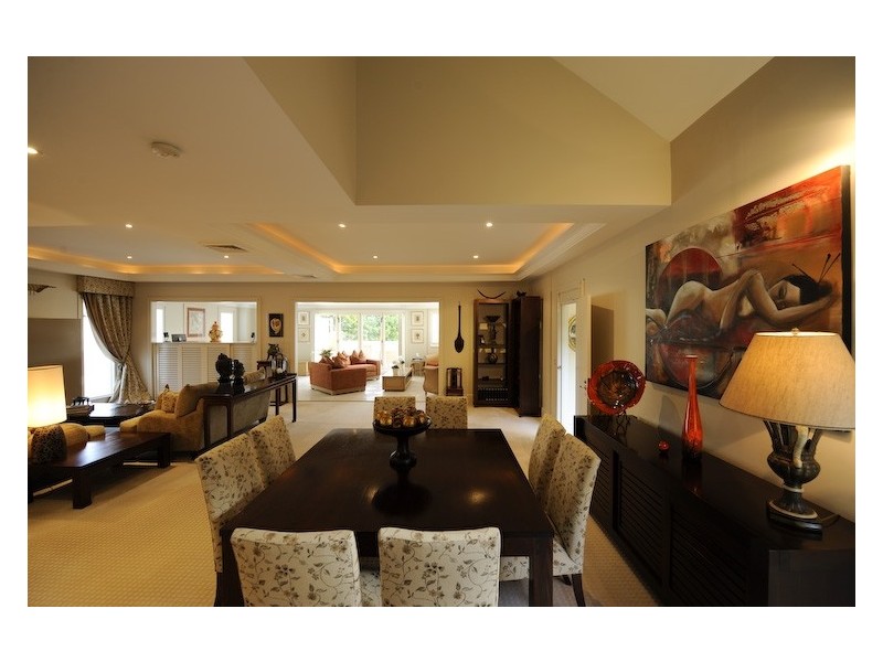 contemporary style dining room