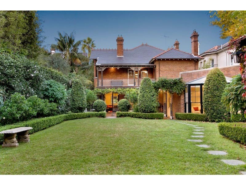 classic & elegant garden style landscape