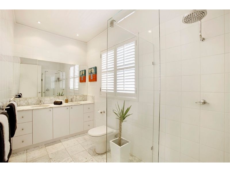 contemporary style bathroom