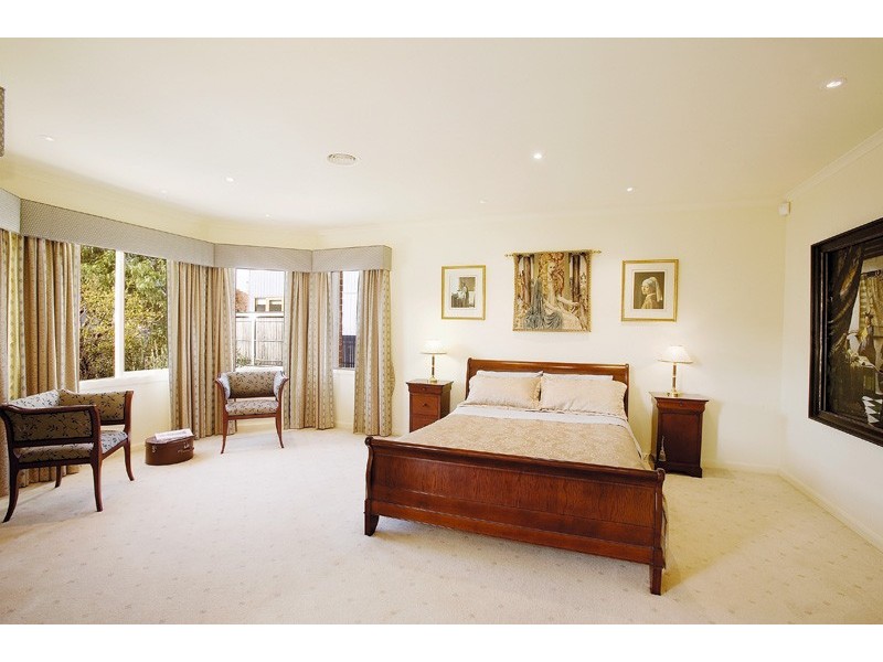 classic style bedroom