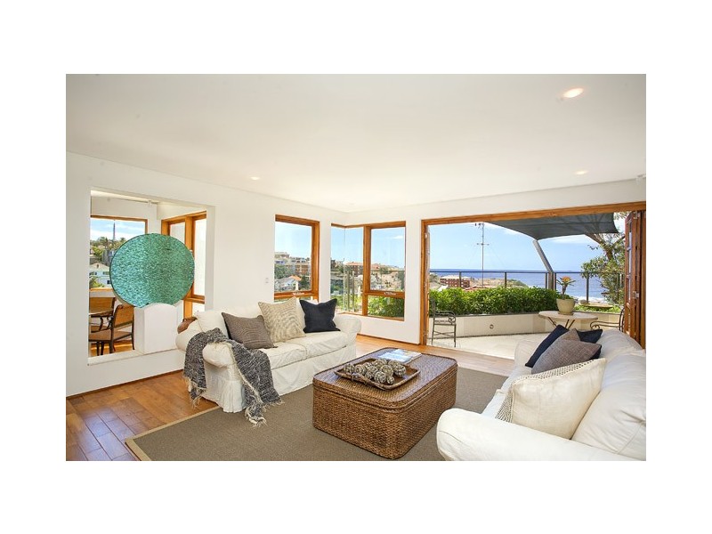 beach style style living room