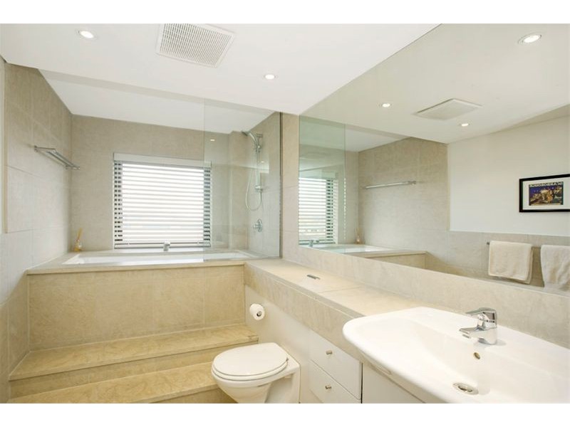 classic style bathroom