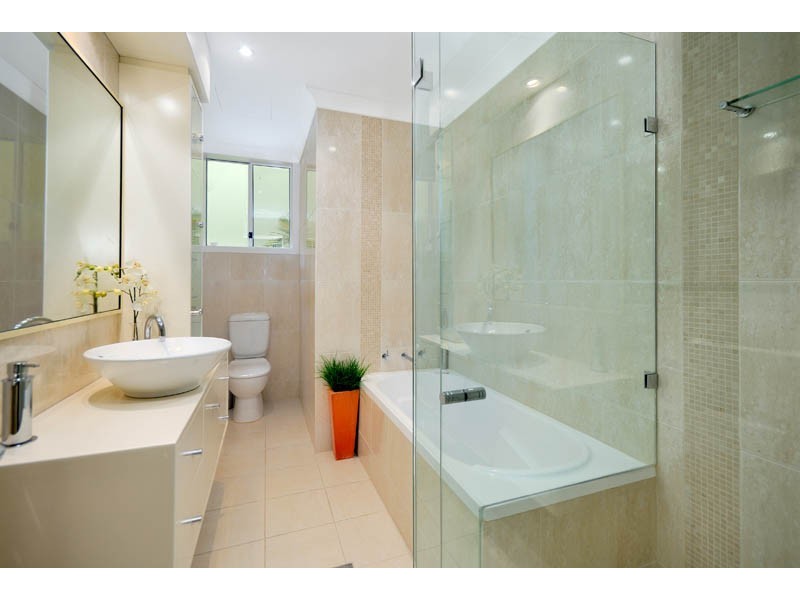 contemporary style bathroom