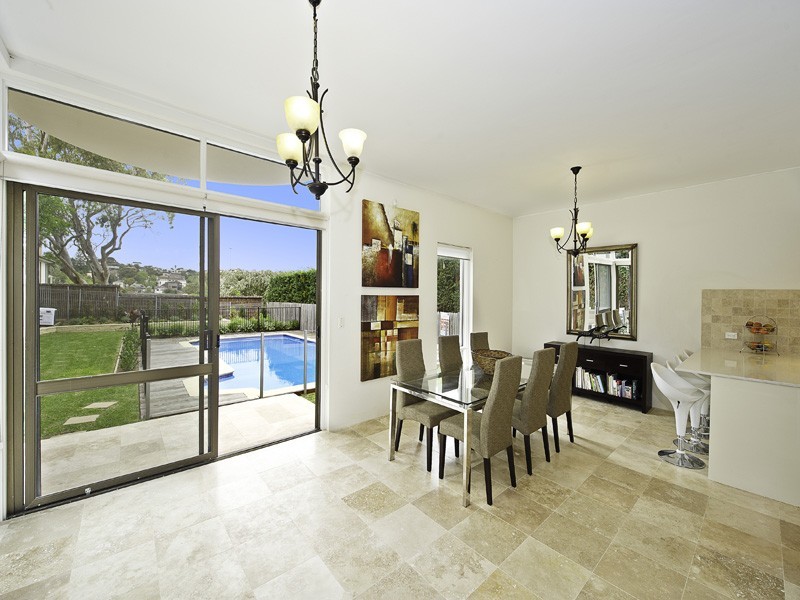 classic style dining room