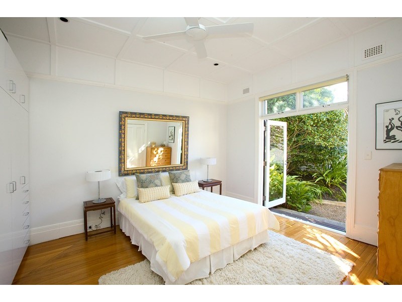 classic style bedroom