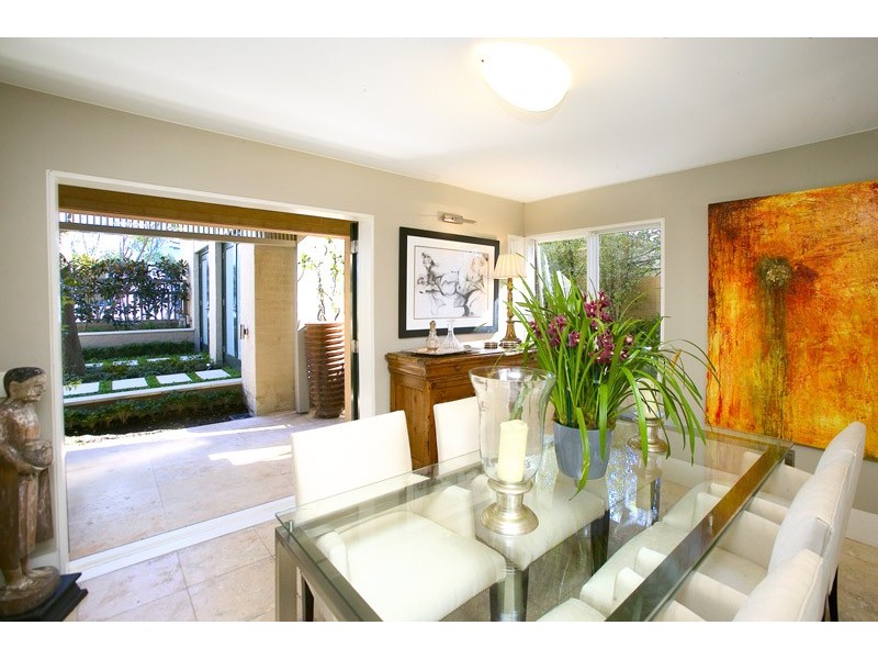 classic style dining room