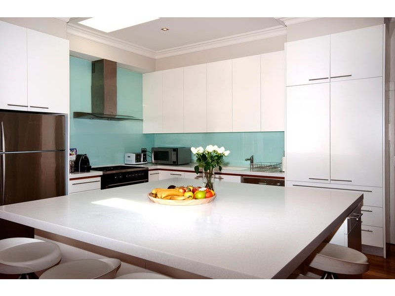 contemporary style kitchen