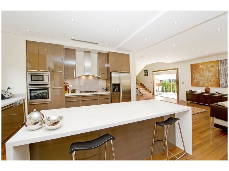 contemporary style kitchen