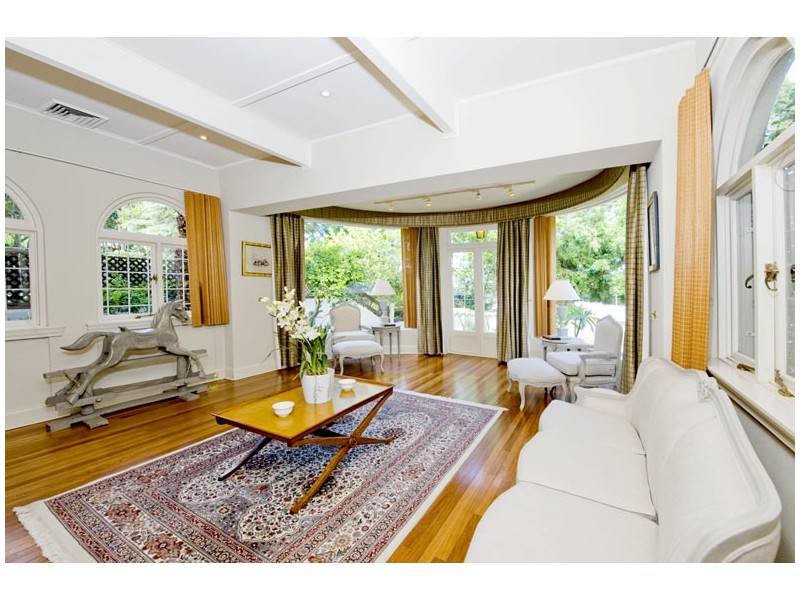 classic style living room