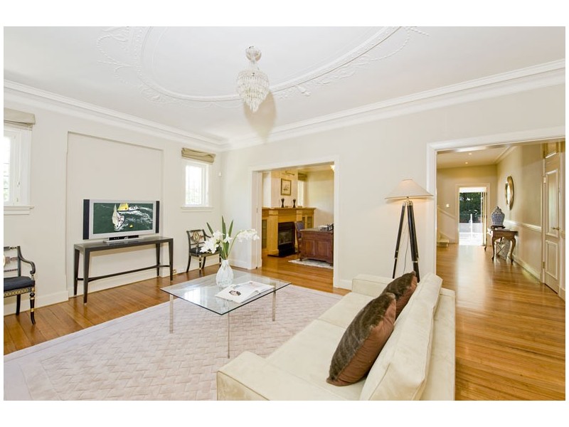 classic style living room