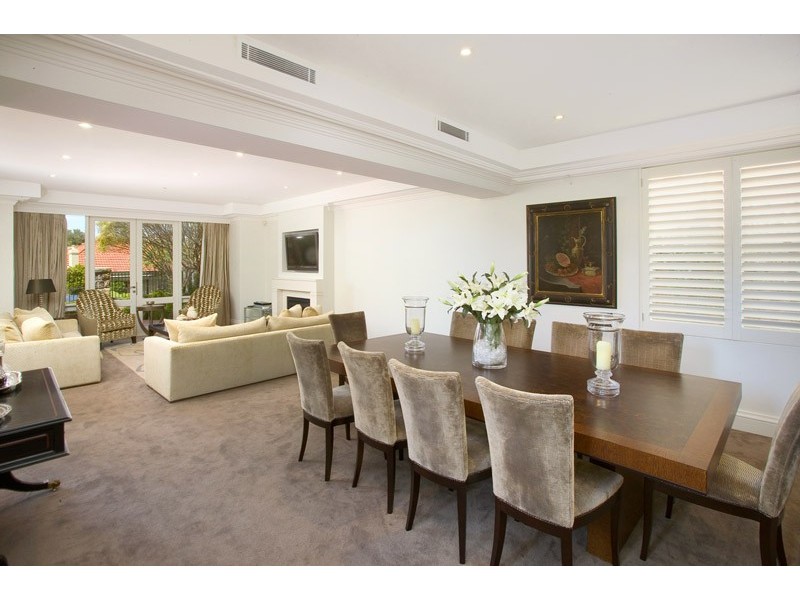 classic style dining room