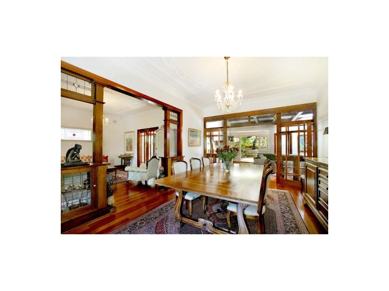 classic style dining room