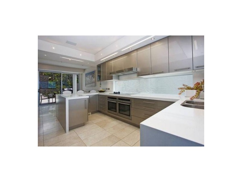 contemporary style kitchen