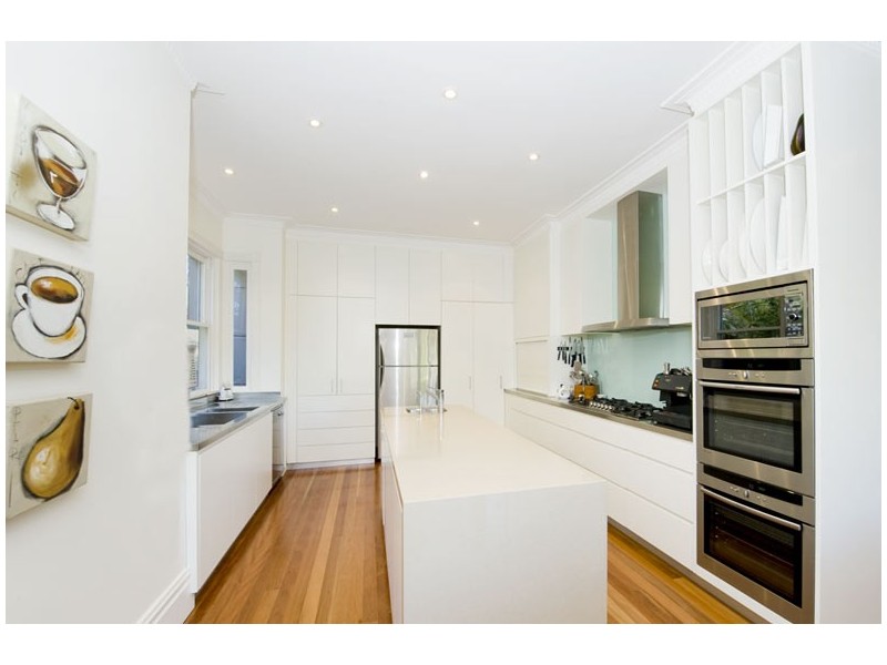 contemporary style kitchen