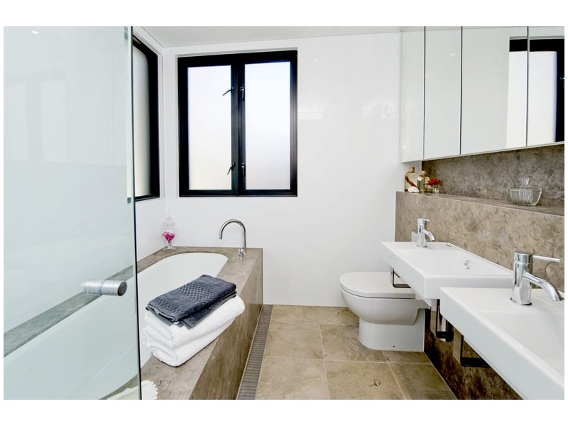 contemporary style bathroom