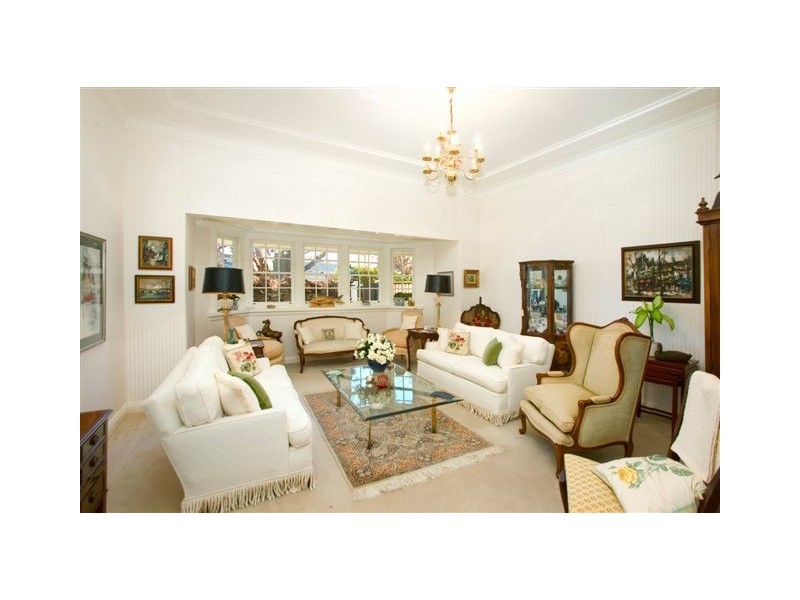 classic style living room