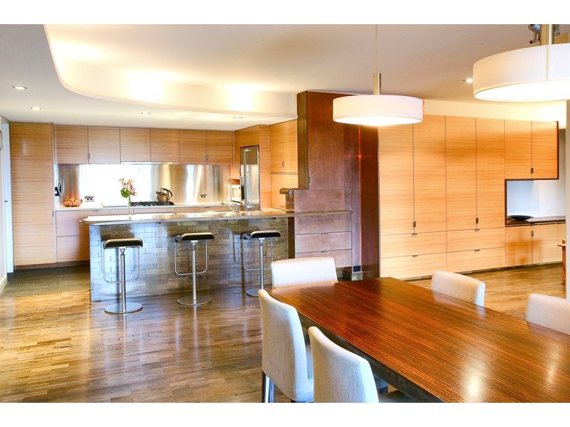 classic style dining room