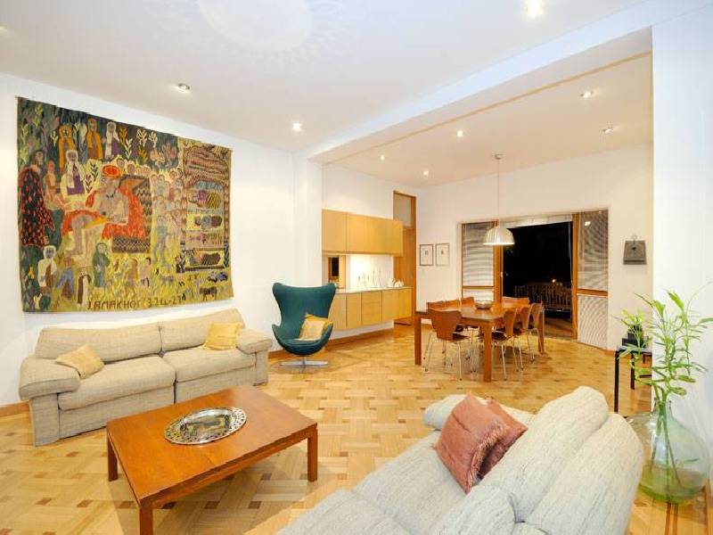 contemporary style living room