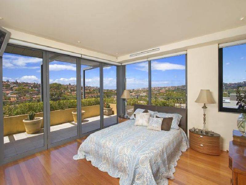 contemporary style bedroom