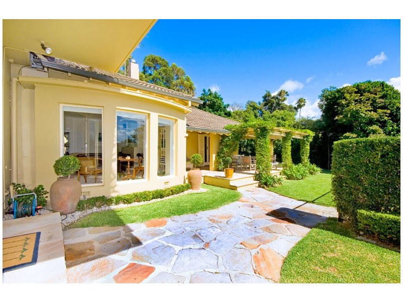 classic & elegant garden style landscape