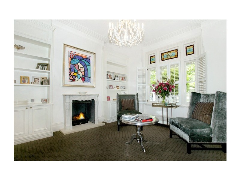 classic style living room