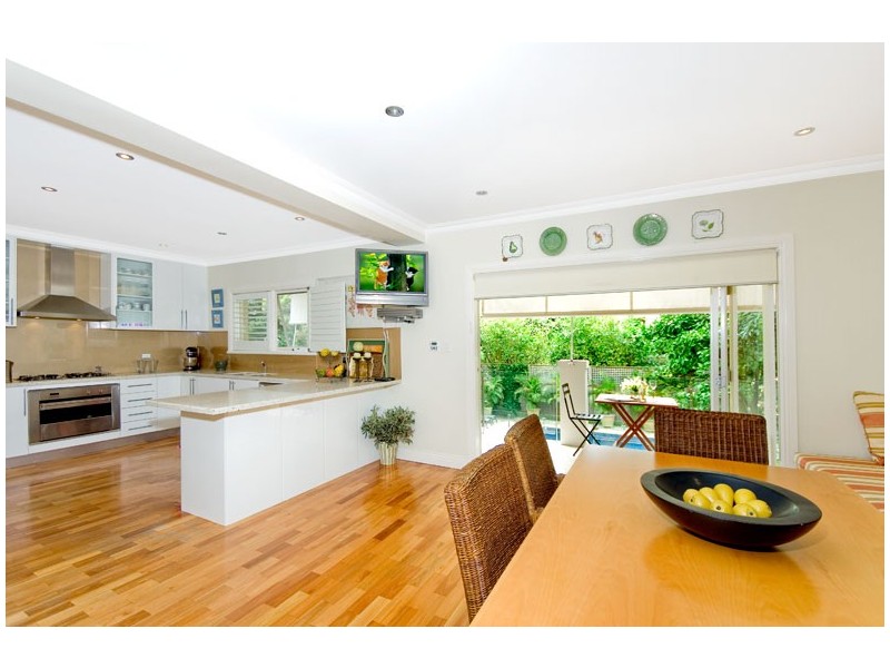 contemporary style kitchen