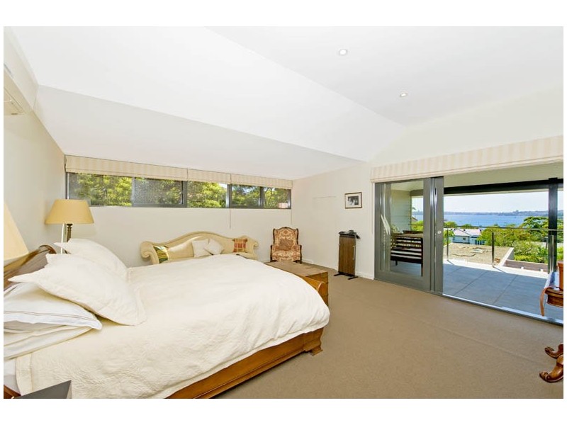 classic style bedroom