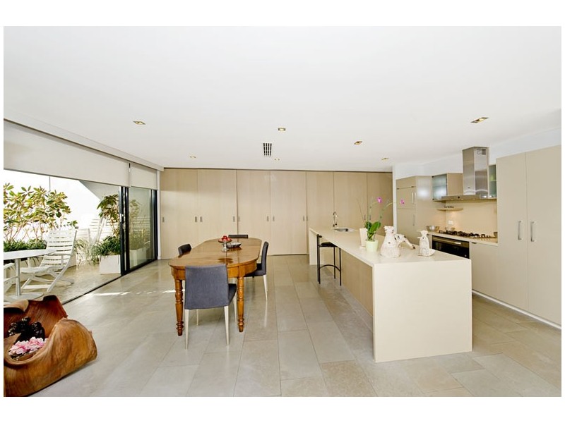 contemporary style kitchen