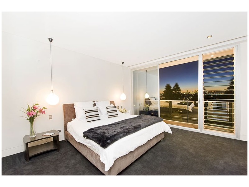 contemporary style bedroom