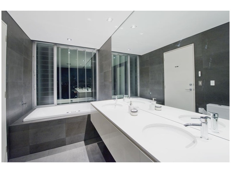 contemporary style bathroom