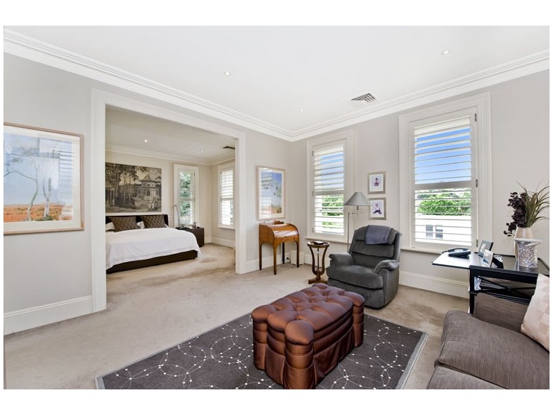 classic style bedroom