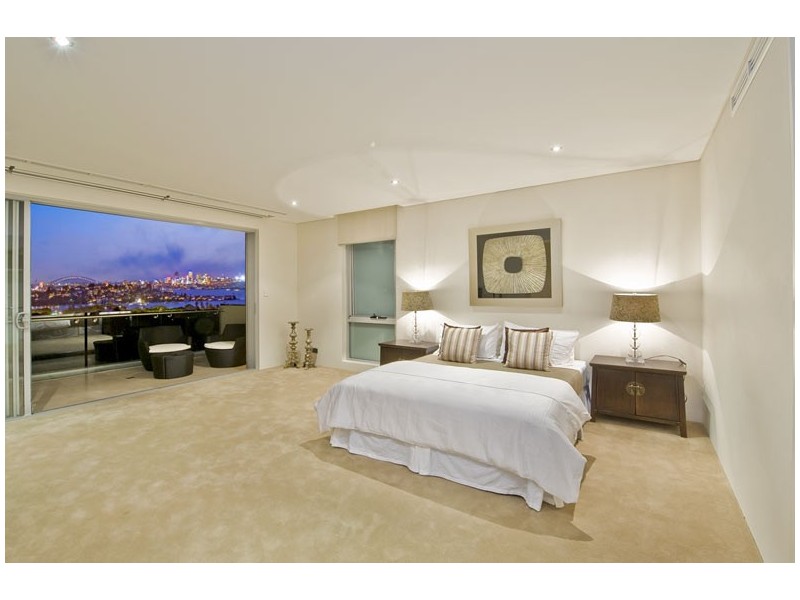 contemporary style bedroom